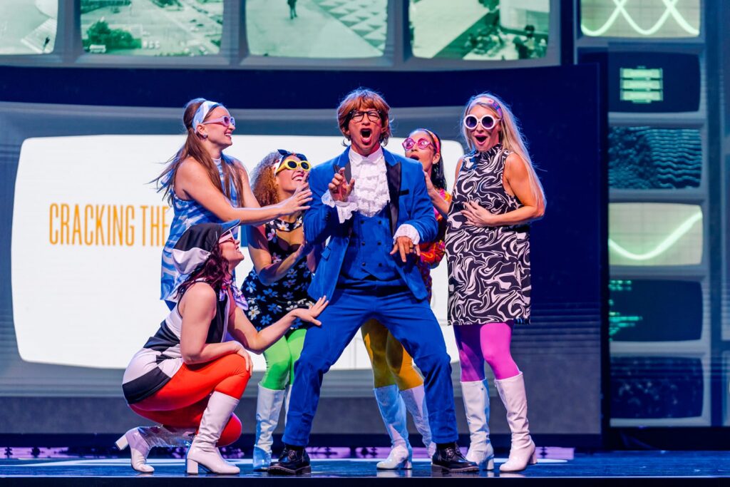 Austin Powers themed stage performers